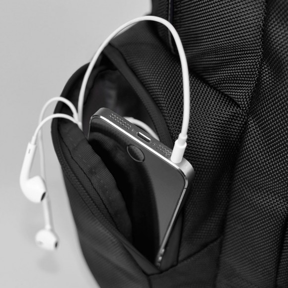 Class-Backpack_side3-580x580